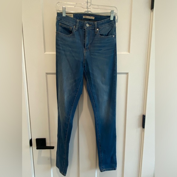 Levi High Rise Skinny - Picture 5 of 8